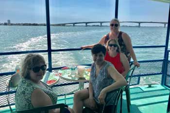 Le Barge Sightseeing Cruise Passenger